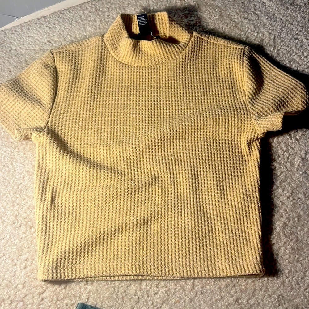 Beige forever 21 crop tee (ribbed) lightly worn